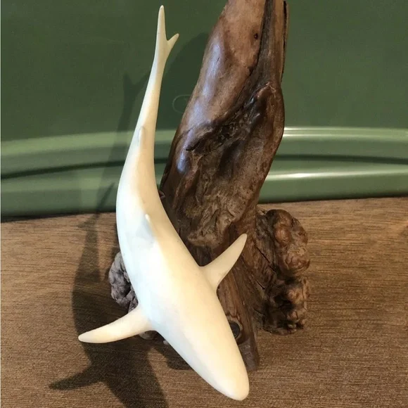 Vintage John Perry Carved Swimming Shark Sculpture on Burl Wood Base 9 In - Picture 10 of 12